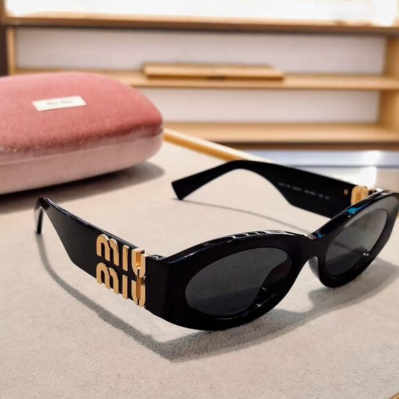 MIU MIU sunglasses - Picture 2 of 10